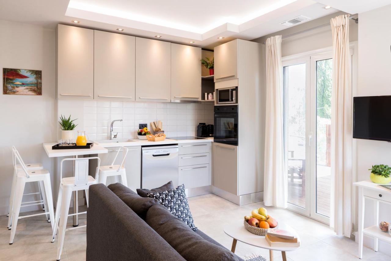 Dimi Brou'S Apartments By Corfuescapes Gouvia Bagian luar foto